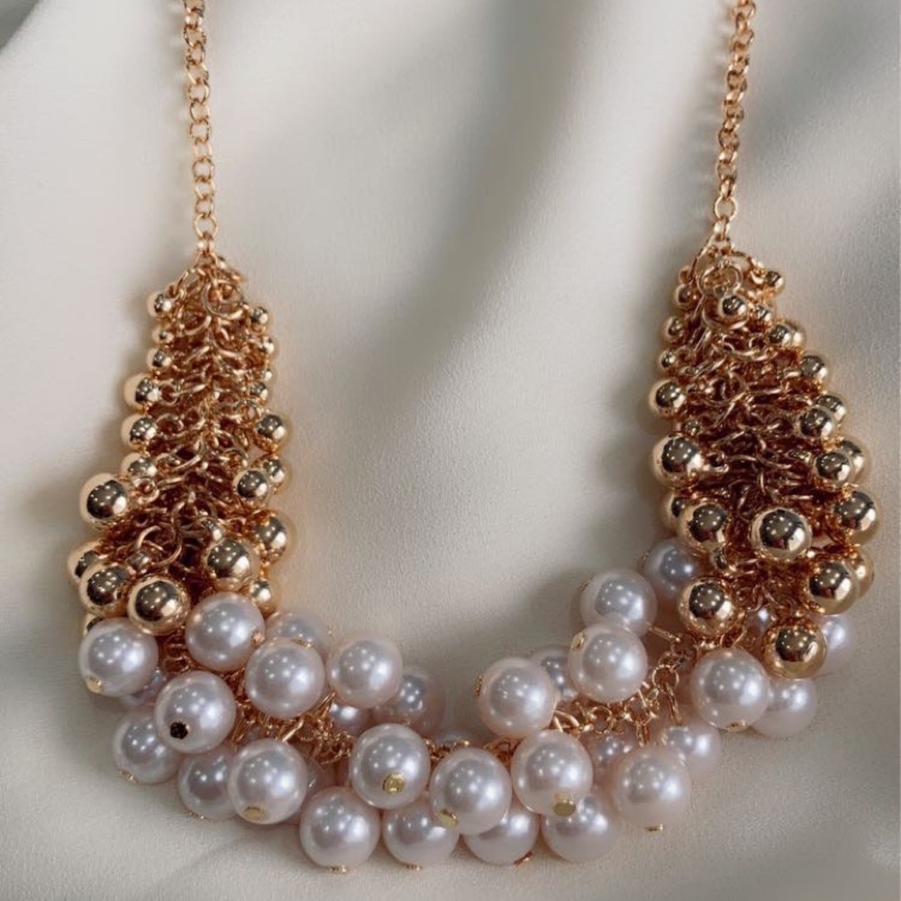 Gold & Pearl necklace
